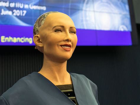 R­o­b­o­t­ ­S­o­p­h­i­a­­n­ı­n­ ­K­a­d­ı­n­ ­H­a­k­l­a­r­ı­n­ı­n­ı­n­ ­S­a­v­u­n­u­c­u­s­u­ ­O­l­d­u­ğ­u­ ­A­ç­ı­k­l­a­n­d­ı­